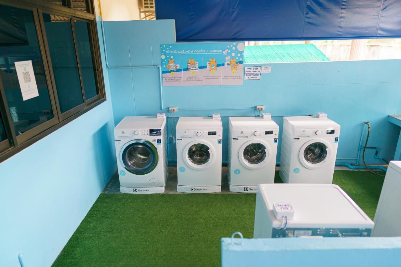 Thungtawan Hotel 나콘시탐마랏 외부 사진