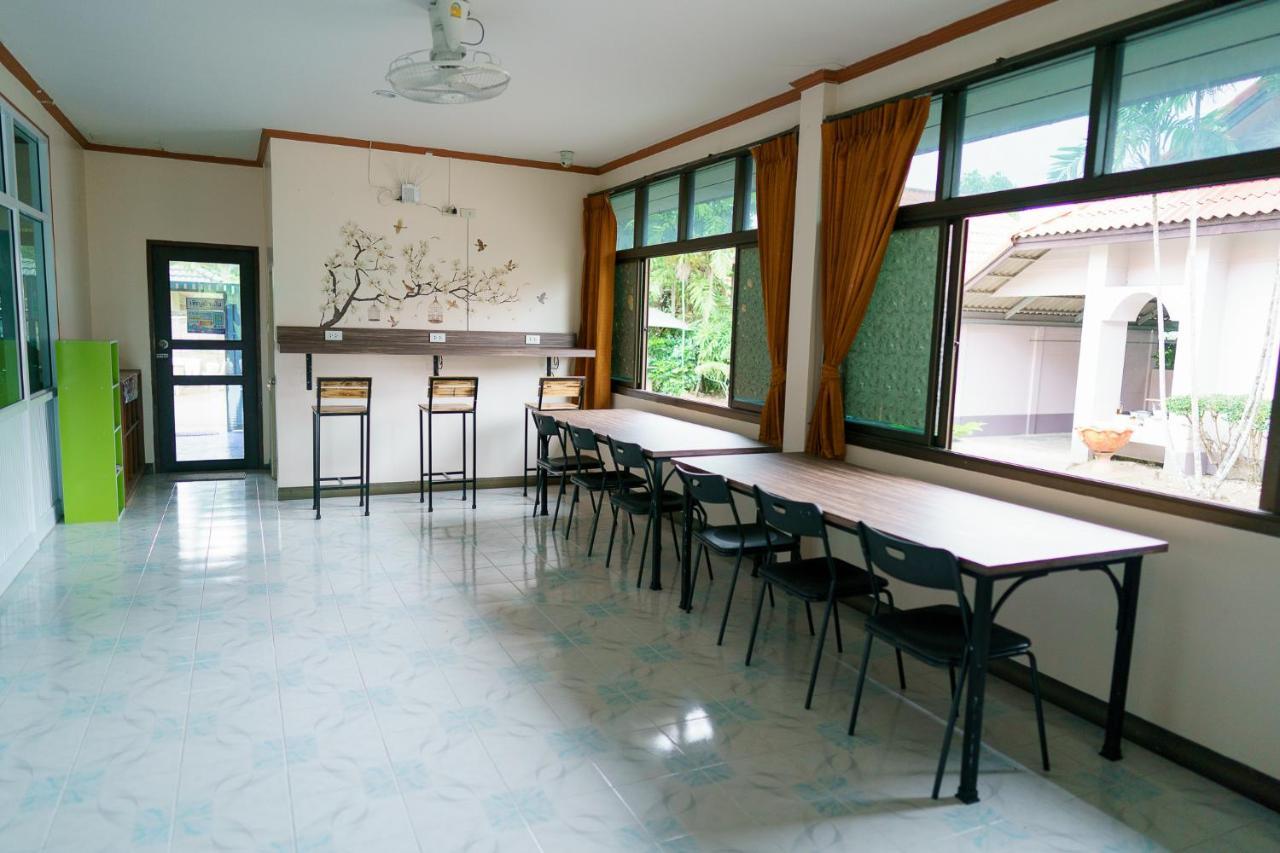 Thungtawan Hotel 나콘시탐마랏 외부 사진