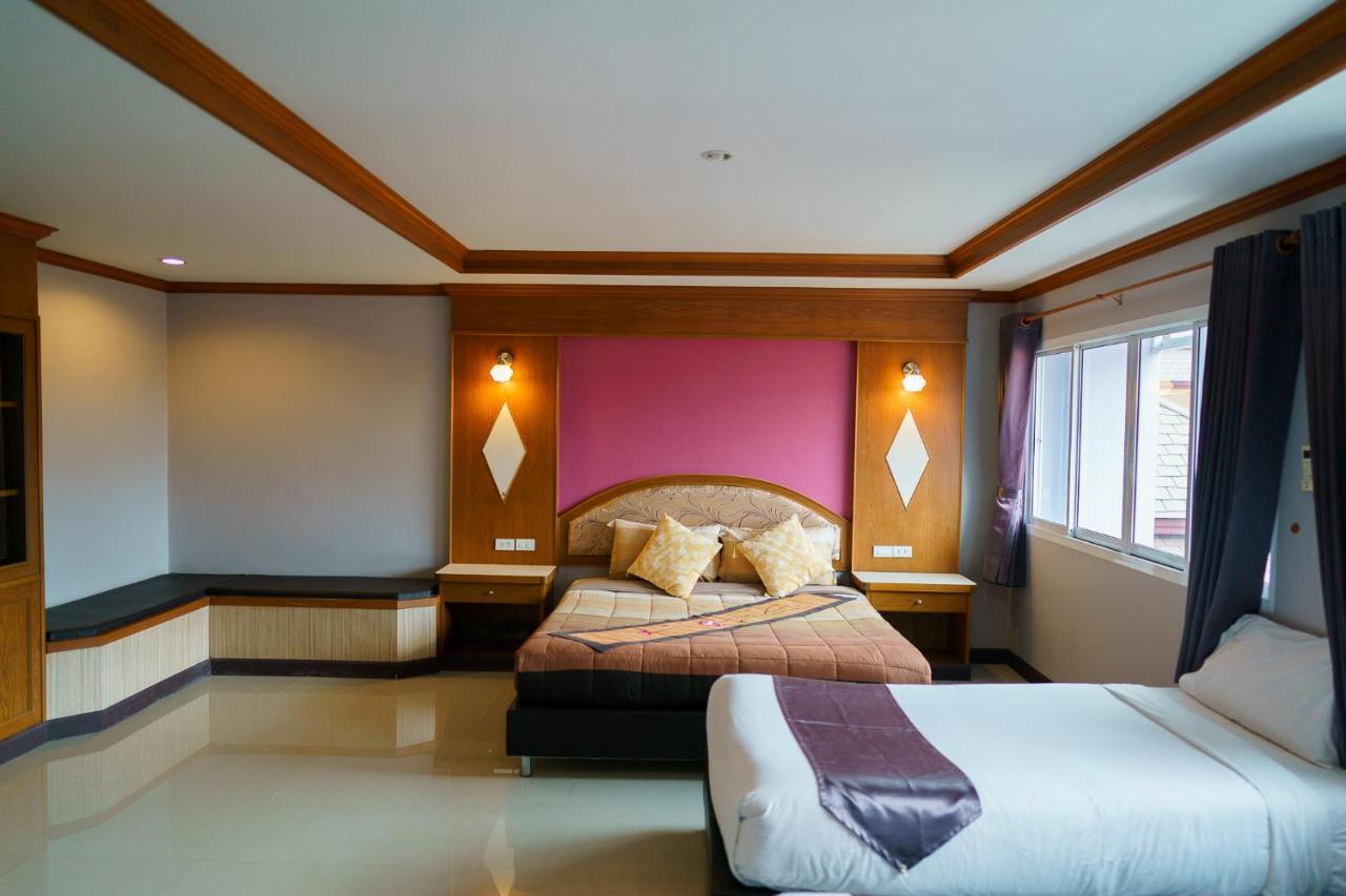 Thungtawan Hotel 나콘시탐마랏 외부 사진