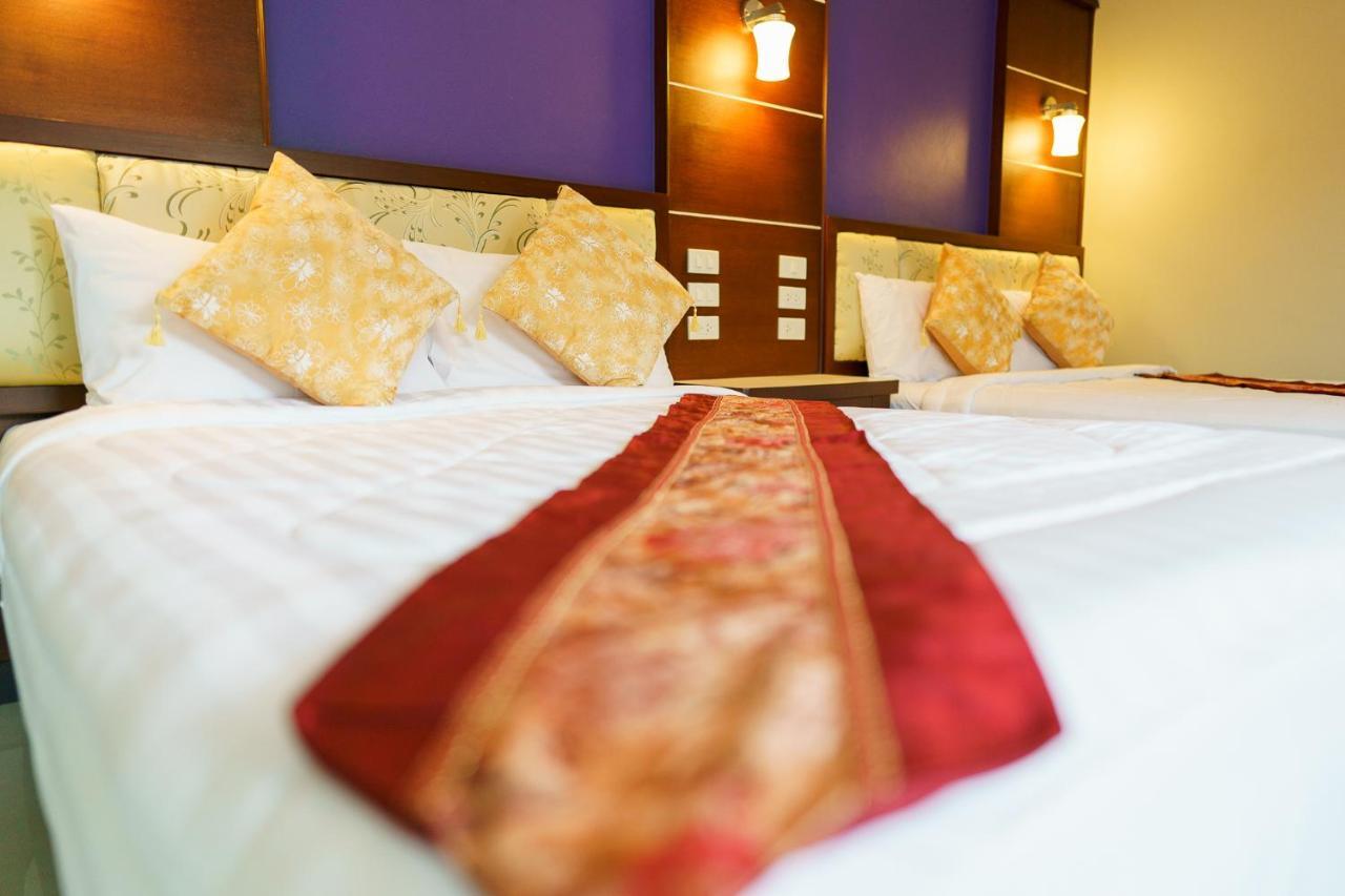 Thungtawan Hotel 나콘시탐마랏 외부 사진