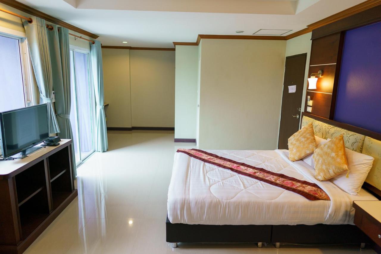 Thungtawan Hotel 나콘시탐마랏 외부 사진
