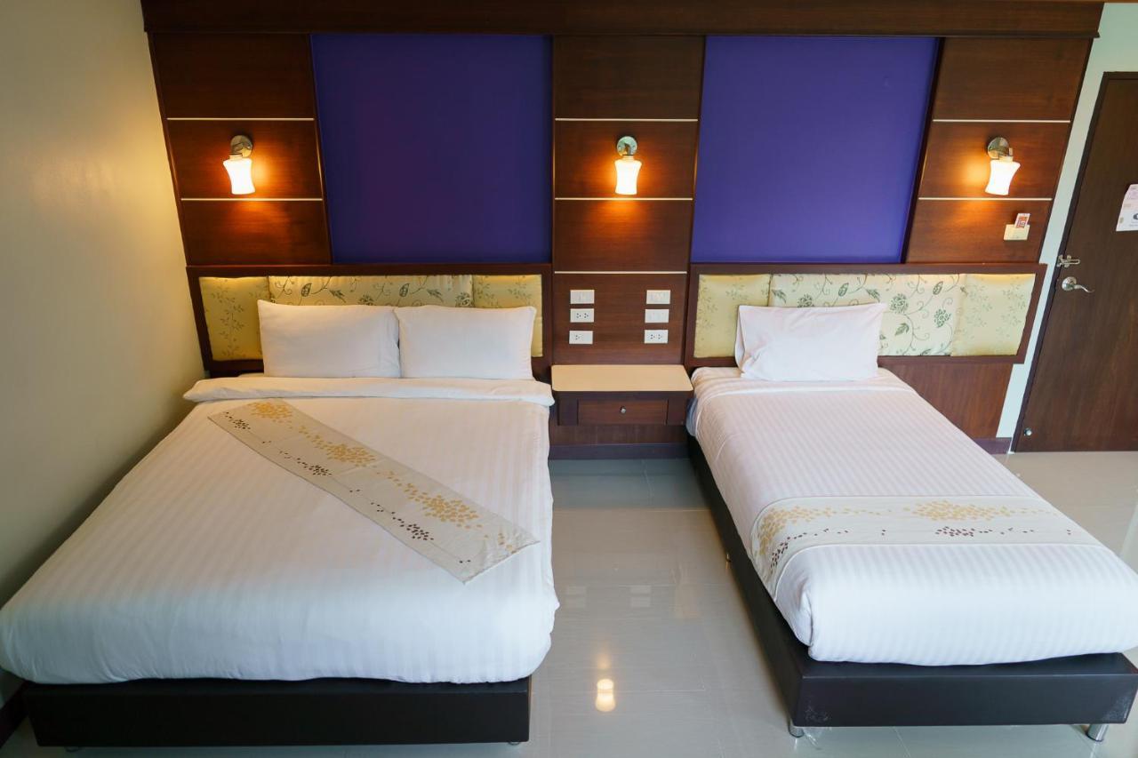 Thungtawan Hotel 나콘시탐마랏 외부 사진
