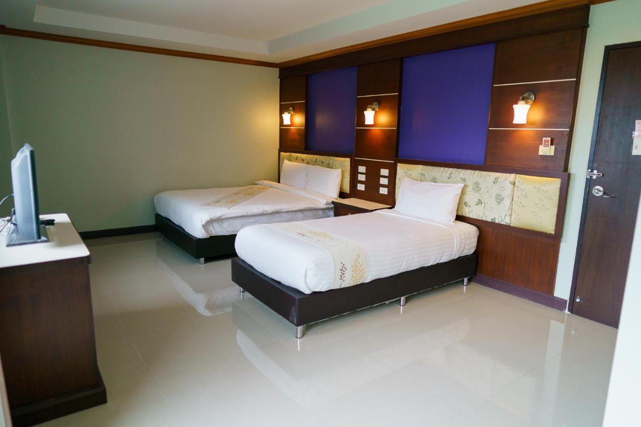 Thungtawan Hotel 나콘시탐마랏 외부 사진