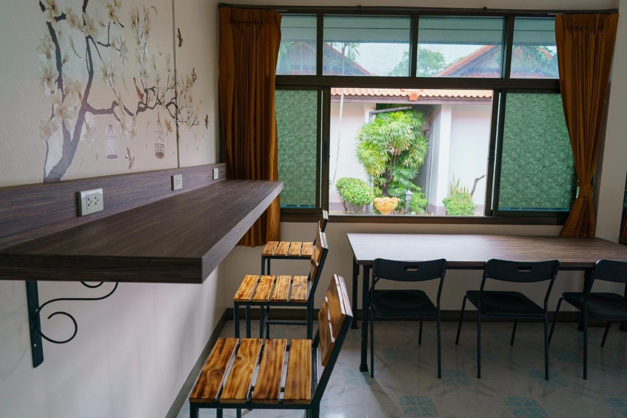 Thungtawan Hotel 나콘시탐마랏 외부 사진