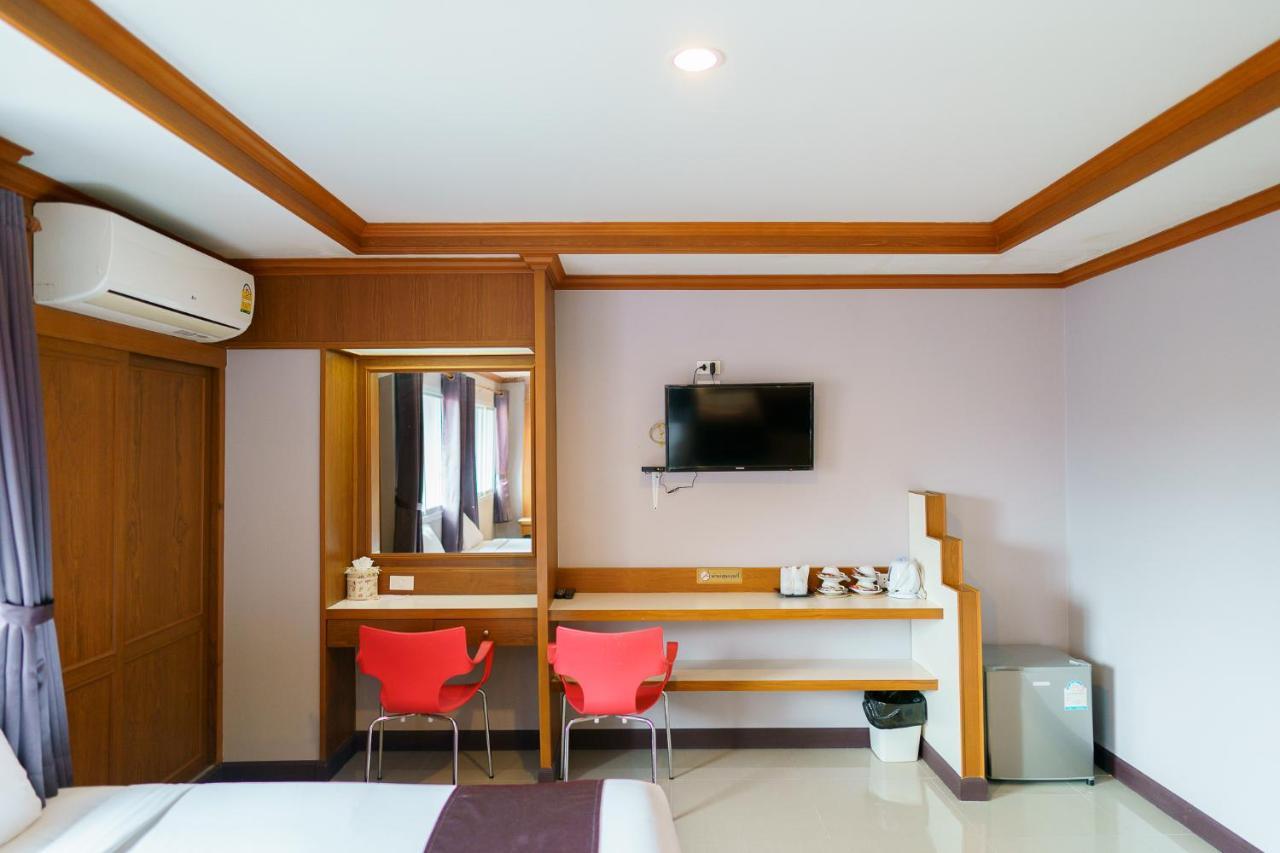 Thungtawan Hotel 나콘시탐마랏 외부 사진