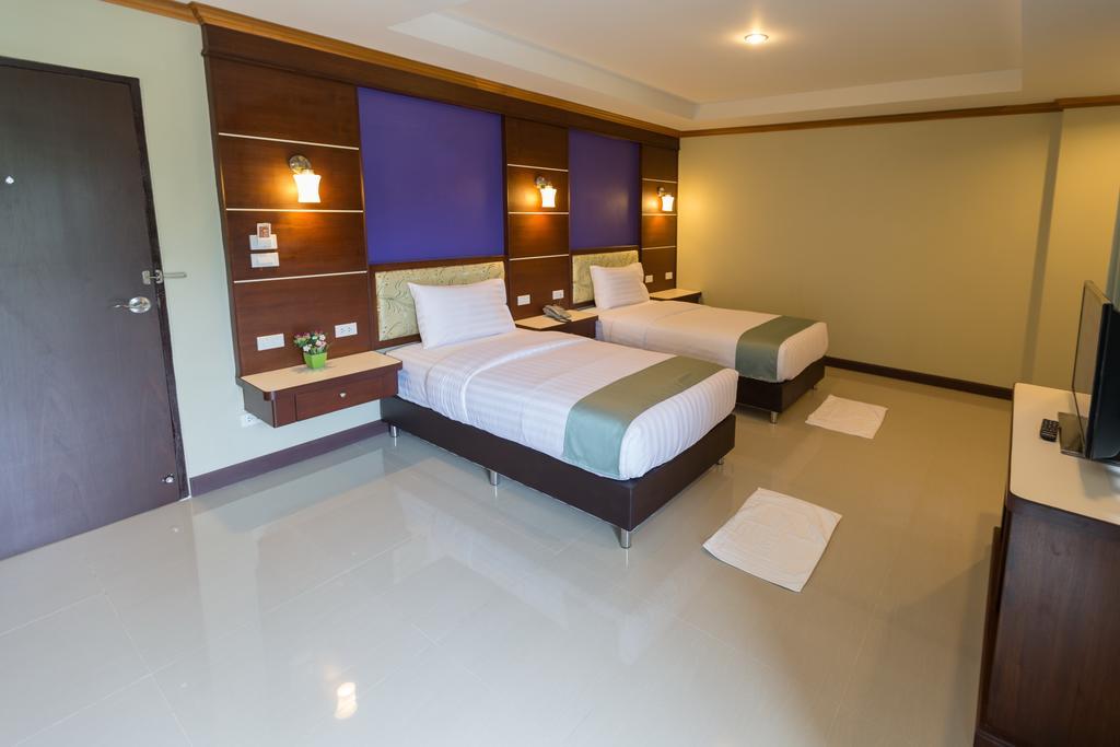Thungtawan Hotel 나콘시탐마랏 외부 사진
