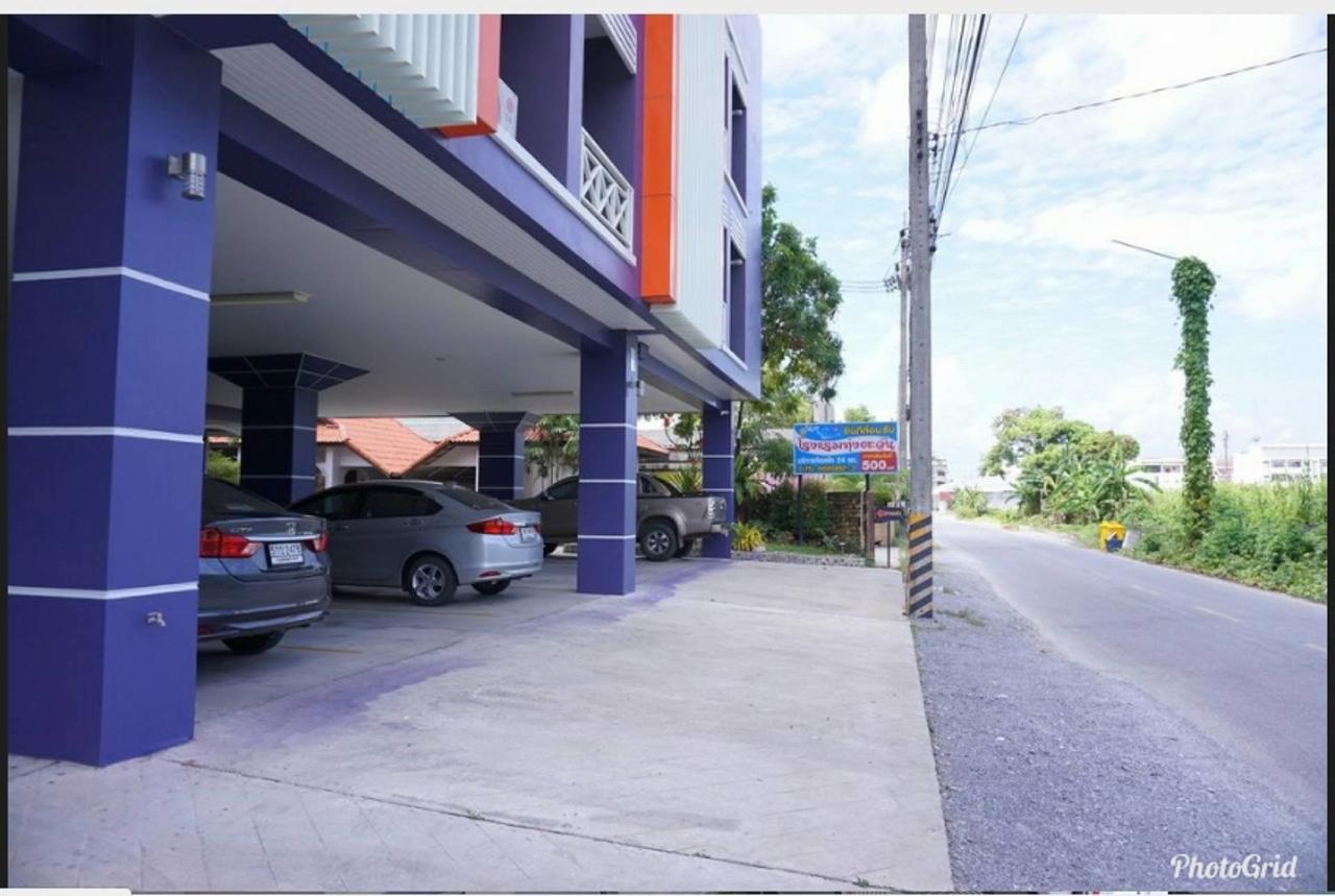 Thungtawan Hotel 나콘시탐마랏 외부 사진