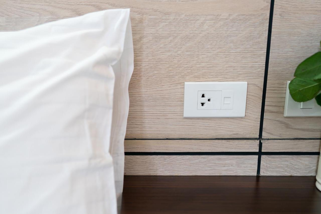 Thungtawan Hotel 나콘시탐마랏 외부 사진